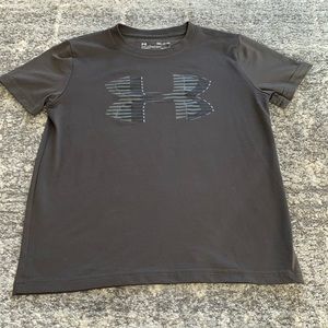 Boy’s Like New Under Armour Gray (Grey) Shirt YSM